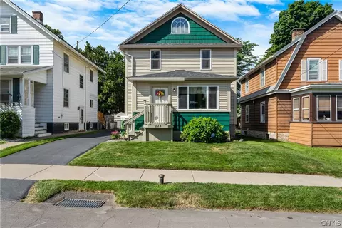 225 Malverne Dr, Syracuse, NY 13208