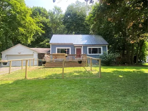 1260 Peru Rd, Jordan, NY 13080