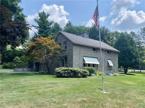 103 Orchard Way, Camillus, NY 13031