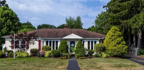104 Wynthrop Rd, Geddes, NY 13209