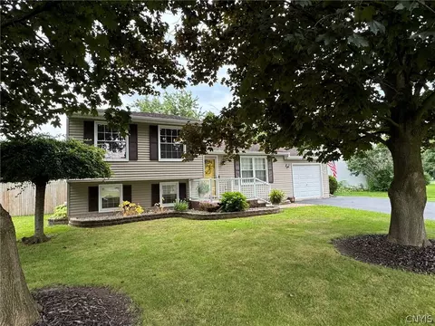 405 S Old Cove Rd, Salina, NY 13090