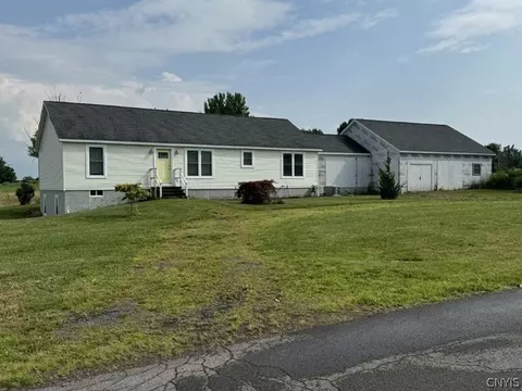 21 Cavan Cv, Oswego, NY 13126