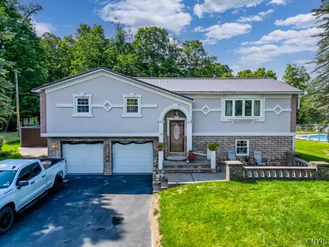 18 Forge Hill Dr, German Flatts, NY 13357