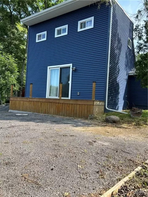 9653 Black Creek Rd, Brewerton, NY 13029