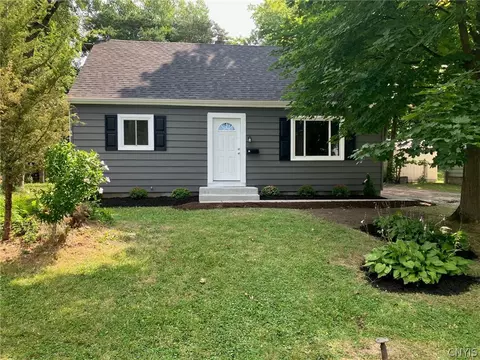 29 Wyncrest Dr, East Syracuse, NY 13057