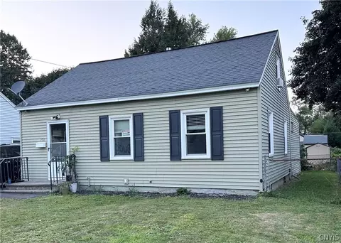 208 Leonard St, Salina, NY 13211