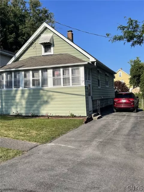 521 Mosley Dr, Syracuse, NY 13206