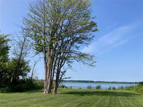 6631 State Route 90 N, Aurelius, NY 13034