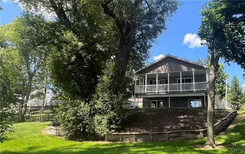 3242 County Route 6, Hammond, NY 13646