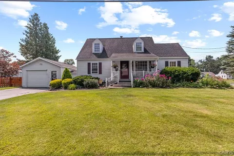 120 Waterbury Dr, Syracuse, NY 13212