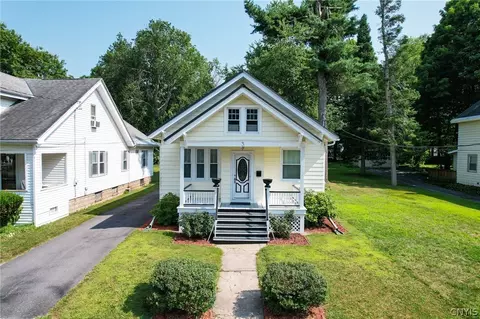 3 Hopson St, Utica, NY 13502