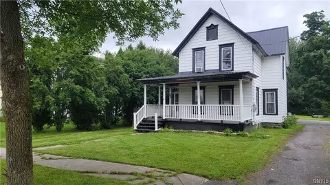 23 Antwerp St, Philadelphia, NY 13673