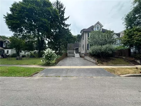 40 Ross St, Auburn, NY 13021