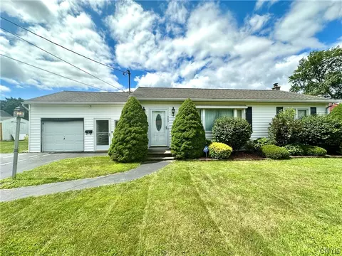 303 Winchester Dr, New Hartford, NY 13413