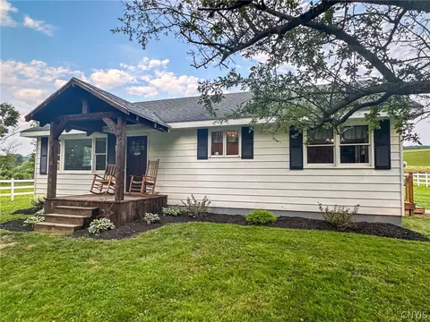 2808 King Rd, Paris, NY 13456