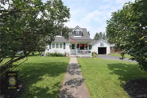 28 Hungerford Ave, Adams, NY 13605