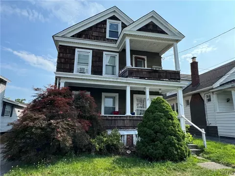 166 Malverne Dr, Syracuse, NY 13208
