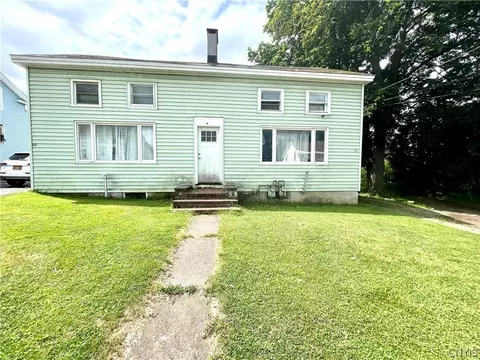 22 Burrstone Rd, New York Mills, NY 13417