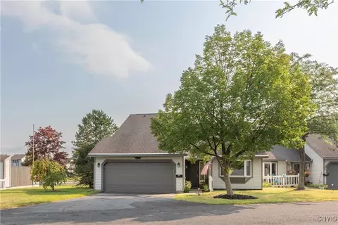 50 Parkington Cir, East Syracuse, NY 13057