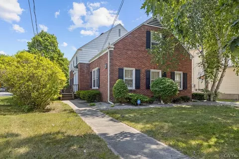 225 Broad St, Oneida, NY 13421 photo 2