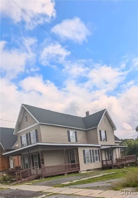 377 W Main St, Watertown, NY 13601