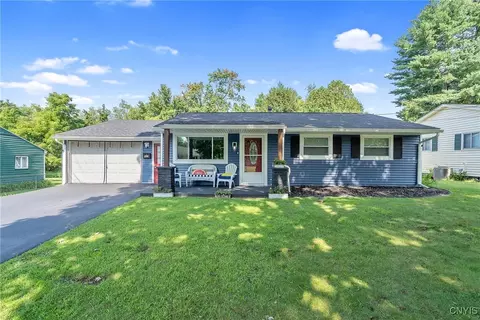 427 Deland Dr, Utica, NY 13502