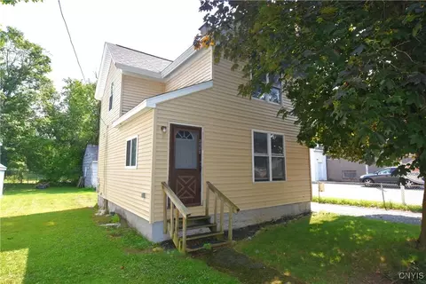 3458 Oneida St, New Hartford, NY 13413