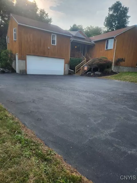 201 Pine Hill Rd, Geddes, NY 13209