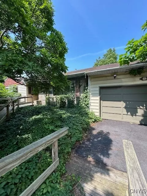 5605 Miller Cir, Brewerton, NY 13029