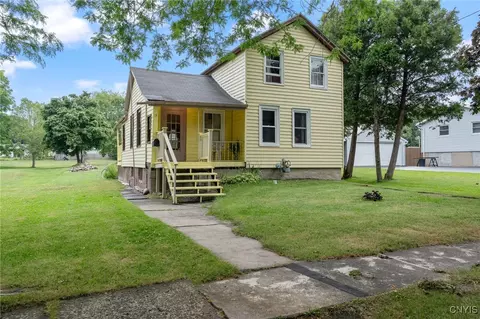61 E Van Buren St, Oswego, NY 13126