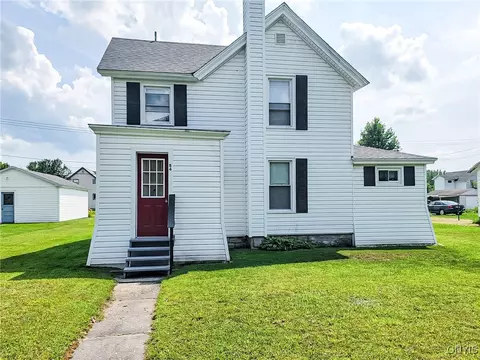 84 Riverside Dr, Wilna, NY 13628