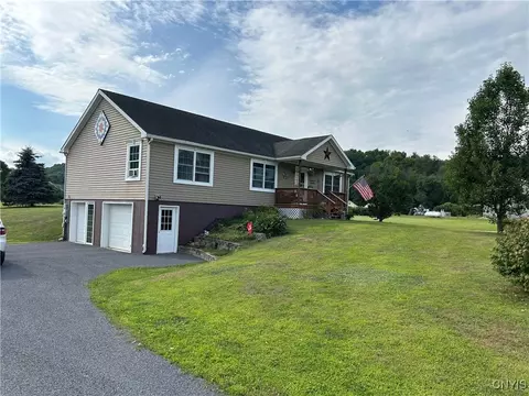 22 Fawn Dr, Candor, NY 13743