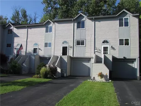 145 Iron Oak Cir, Salina, NY 13088