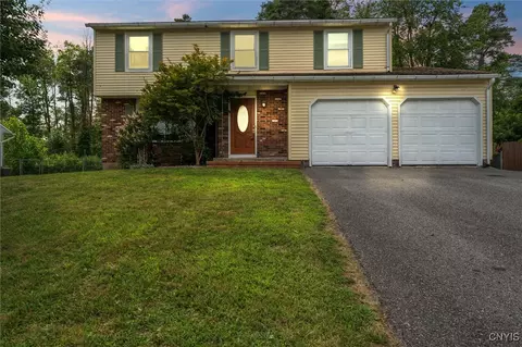 5481 Fortuna Pkwy, Clay, NY 13041