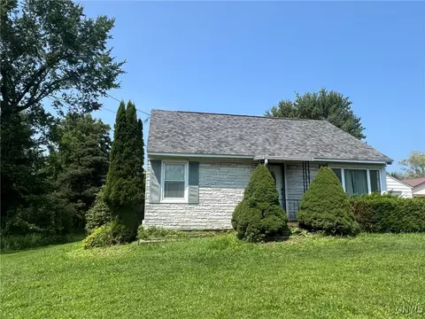 5702 State Route 104, Scriba, NY 13126