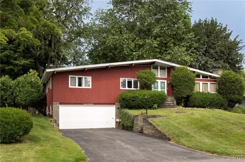 7651 Joseph Dr, Syracuse, NY 13212
