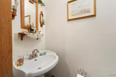 1924 Middle Rd, Oneida, NY 13421 photo 11