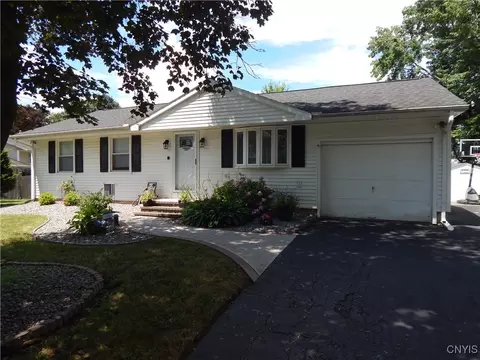 4223 Aurora Path, Liverpool, NY 13090