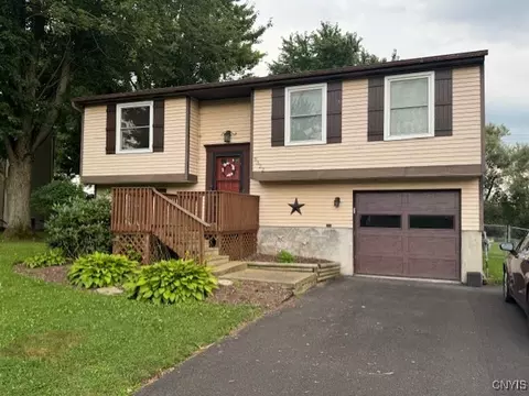 8322 Azimuth Dr, Baldwinsville, NY 13027