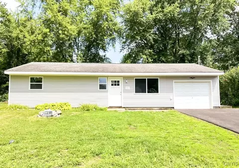 7927 Rinaldo Blvd N, Bridgeport, NY 13030