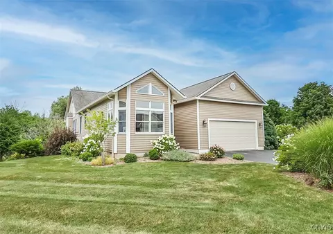 1 Fairchild Ln, Cazenovia, NY 13035