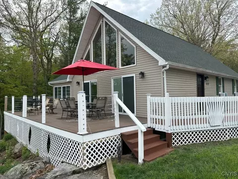 18338 Quinn Dr, Orleans, NY 13640