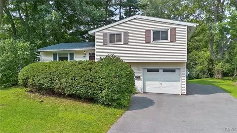 187 Blackberry Rd, Clay, NY 13090