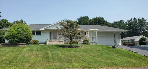 4 Bayberry Ln, Whitestown, NY 13492