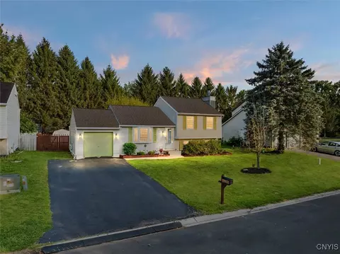 12 Inglesid Ln, Salina, NY 13090