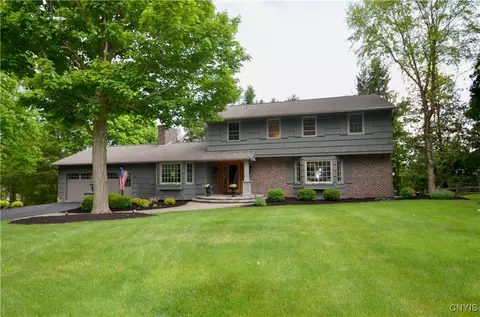 146 Stanwood Ln, Manlius, NY 13104