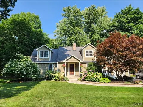 3687 Woodland Dr, Lysander, NY 13027