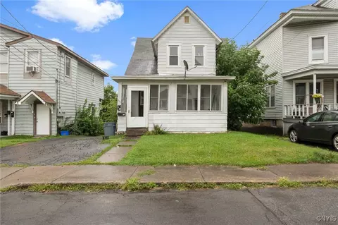 209 Freeman Ave, Geddes, NY 13209