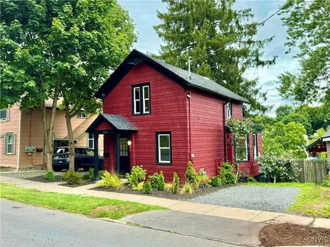 104 Osborne St, Auburn, NY 13021