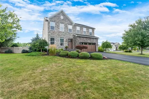 107 Norbert Pl, Minoa, NY 13116